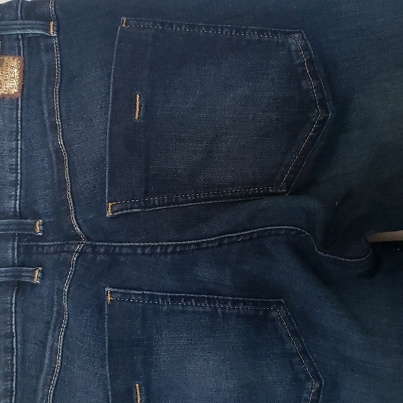 GUESS TAILERED HIGH RISE JEAN - Picture 6 of 9